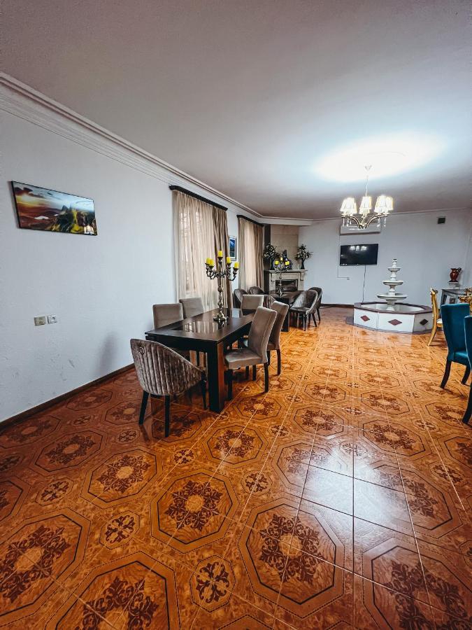 Castle Family Hotel Erivan Exterior foto
